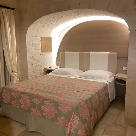 Trullo Il Cantastorie Bed & Breakfast 3*