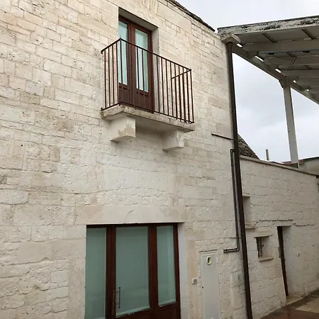 Trullo Il Cantastorie فندق مبيت وإفطار