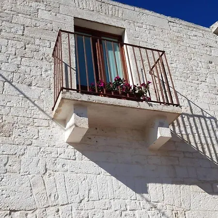 Trullo Il Cantastorie فندق مبيت وإفطار