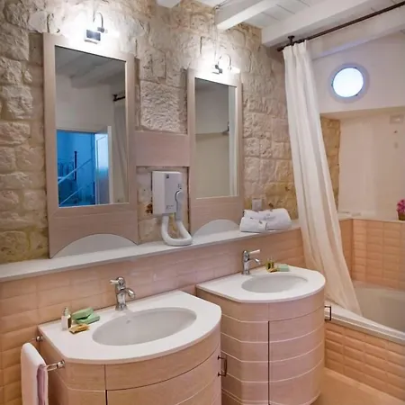 فندق مبيت وإفطار Trullo Il Cantastorie 3*