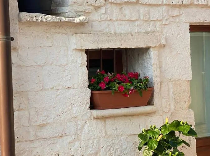 Trullo Il Cantastorie Bed & Breakfast