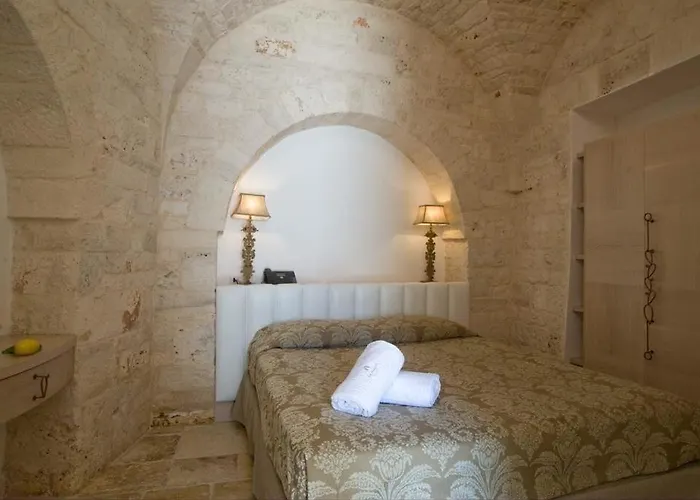 Trullo Il Cantastorie Bed & Breakfast 3*